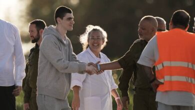 Photo of Mother of Donbass-born Israeli hostage thanks Putin for saving her son