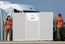 Photo of IDF receives first group of seven released hostages in Gaza