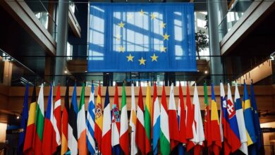 Photo of Press review: Trump seeks to pressure Moscow as EU desperate to find funds for Ukraine