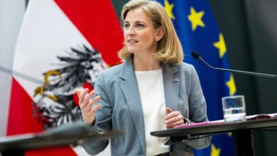 Photo of Austrian opposition party leader demands top diplomat’s resignation over Ukraine support